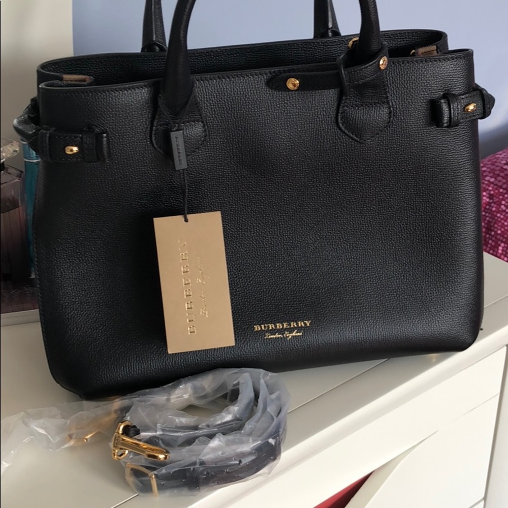 Brand new  Authentic Burberry handbag - Picture 3 of 8